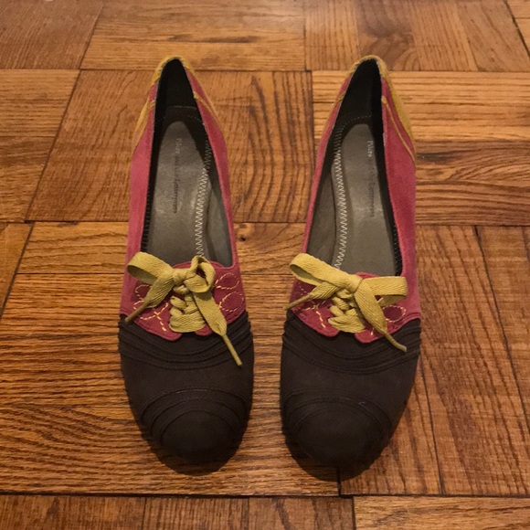 Pilcro and the Letterpress Anthropologie Heels - Picture 2 of 3